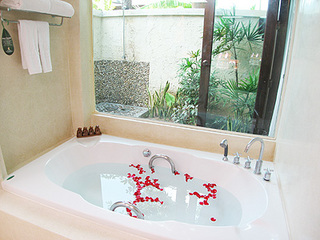 OCvilla-bath-1.jpg